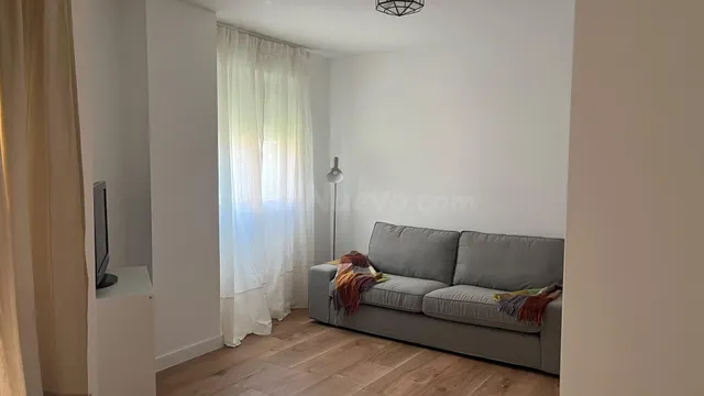 SE ALQUILA PISO A ESTUDIANTES - foto 3