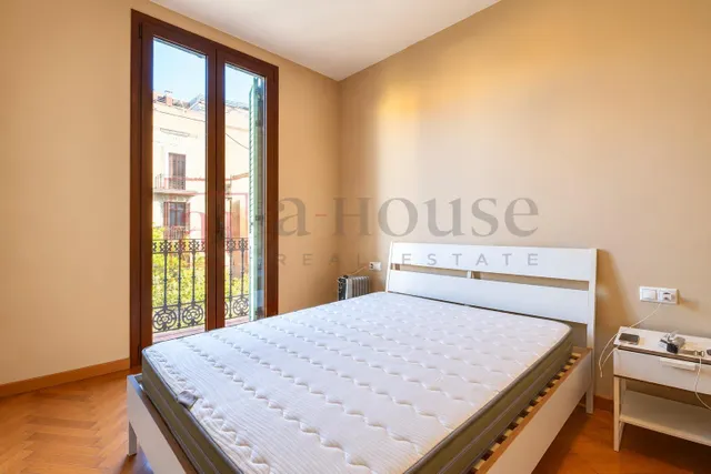 Piso para reformar con balcón en l' antiga esquerra de l' eixample — 8