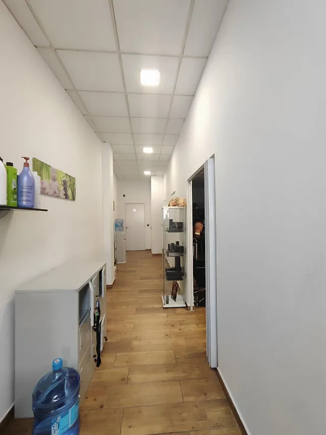 Excelente local reformado en venta — 12