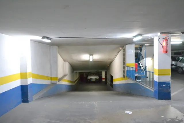 Plaza de garaje para moto junto al Mercado de Algirós. — 3