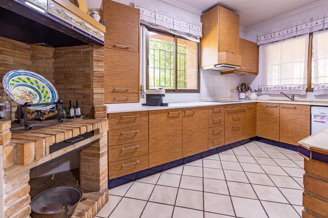 CHALET EN LOS DOLORES — 38