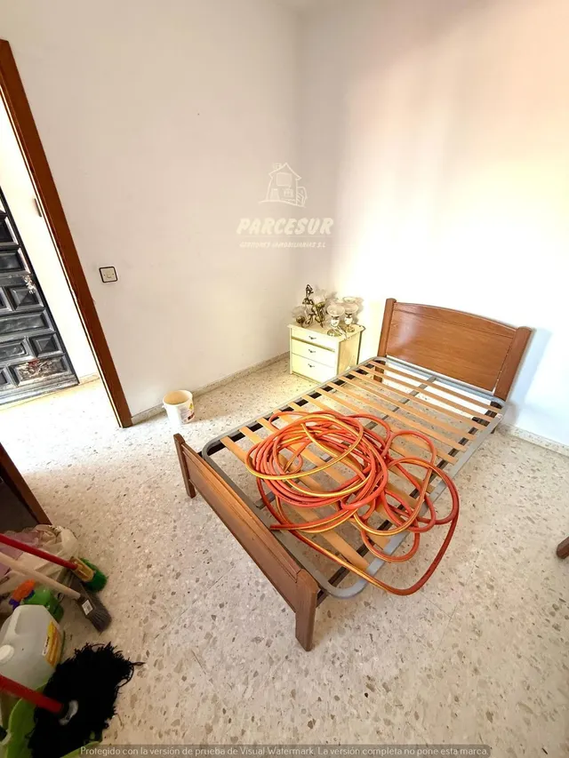 ZONA HIGUERON -Oportunidad única en el corazón del barrio! Casa + negocio en venta — 30