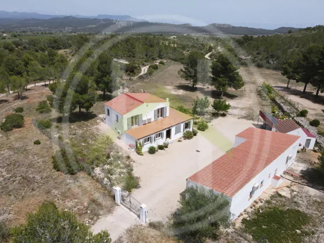 Excepcional finca rústica en el Valle de la Burga, junto a E