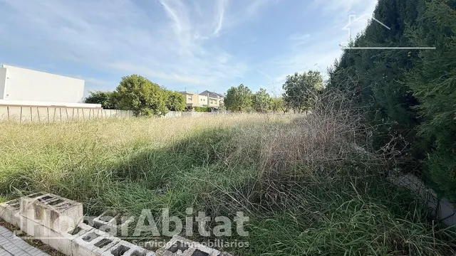 ¡ONDA-COREA! TERRENO URBANO Y AMPLIO CERCA DE LA AV BLASCO I