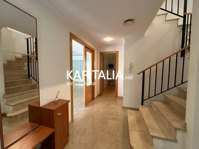 Espectacular casa VENTA en Novetlè con jardín privado, garaj - foto 3