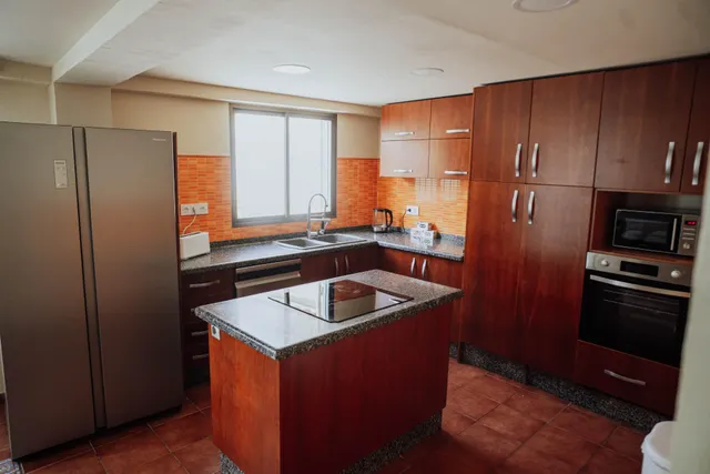 Amplio y luminoso chalet independiente con piscina, terrazas y apartamento con entrada propia — 38