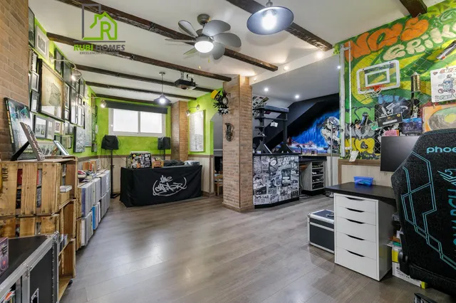 ¡Tu nuevo hogar te espera en Churriana de la Vega! Casa adosada con patio, garaje y futura parada de metro a pocos pasos. — 22