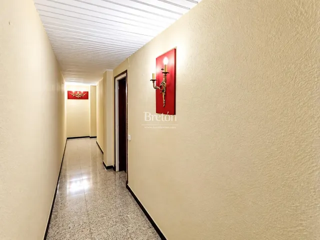 Amplia vivienda de 4 dormitorios con balcón en San Antonio María Claret — 29