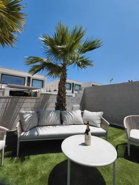 ALTO STANDING - Se vende preciosa y amplia VILLA CON PISCINA PRIVADA — 5