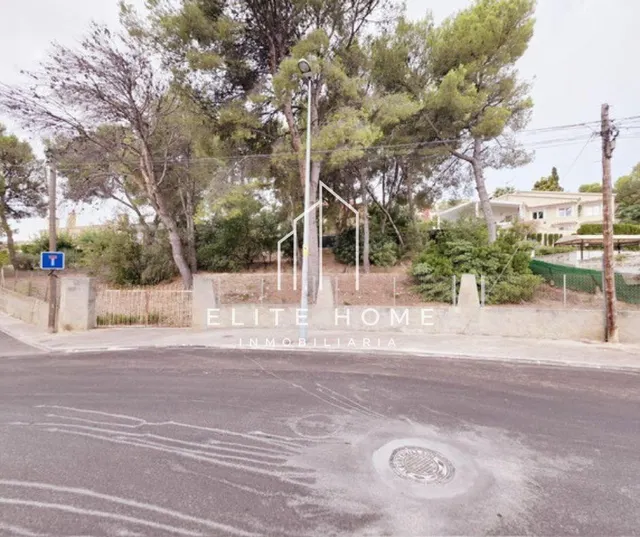 AMPLIA PARCELA URBANA EN LA EXCLUSIVA URBANIZACIÓN LAS PALMA - foto 2