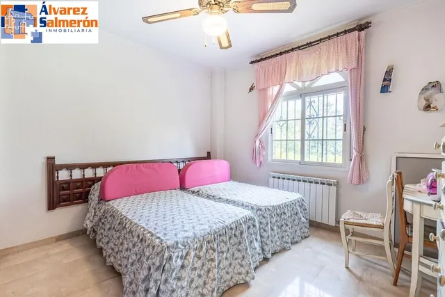Espectacular Chalet en Ogijares - Ideal para Familias — 35