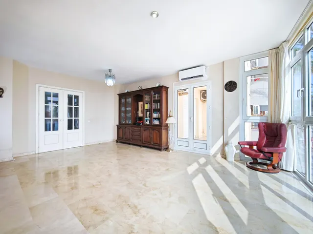 En Venta Piso en el Paseo Maritimo de ALmeria Capital — 16