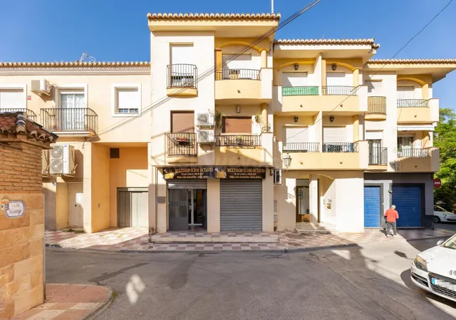 LOCAL COMERCIAL CON 100M2 EN LA ZUBIA