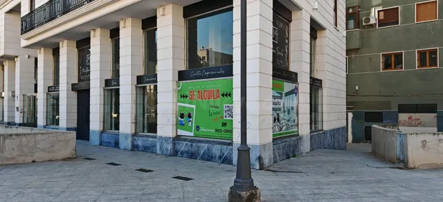 ¡Impulsa tu negocio! Local comercial en Alquiler en el emble - foto 3