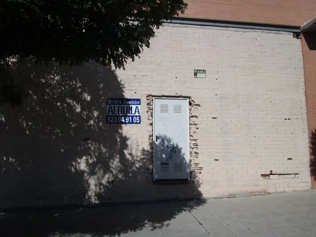 Urbis te ofrece un local comercial en zona La Plata-Huerta Otea, Salamanca. — 2