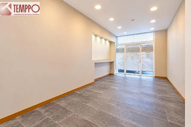 ¡327 m2 de espacio para impulsar tu negocio por sólo 750 €/mes! — 9