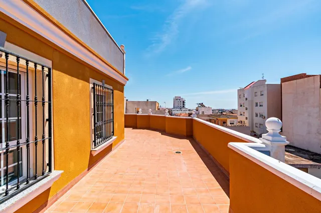ÁTICO EN EL EJIDO, CON UNA TERRAZA DE ENSUEÑO - foto 5