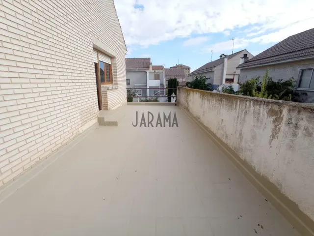 CASA CON GRAN JARDIN  EN CASCANTE — 6