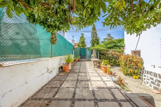 Casa con encanto en tafira, amplia parcela y construcciones auxiliares — 17