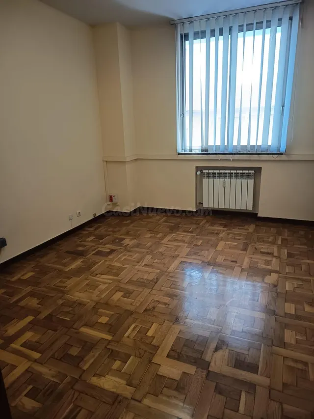 MONCASA ALQUILA Varias oficinas en edificio céntrico - foto 4