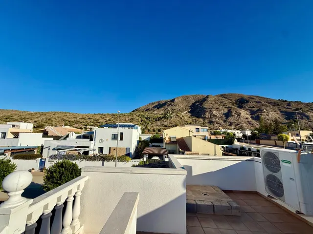 Espectacular villa independiente con piscina privada — 13