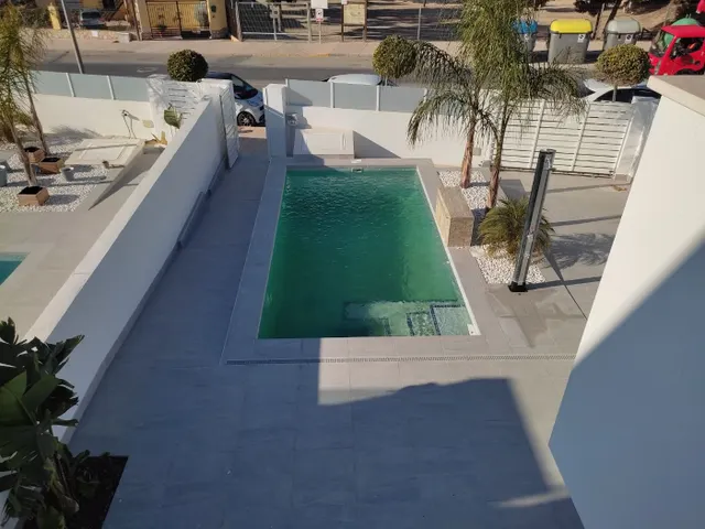 CHALET DE DISEÑO INDEPENDIENTE CON PISCINA — 44