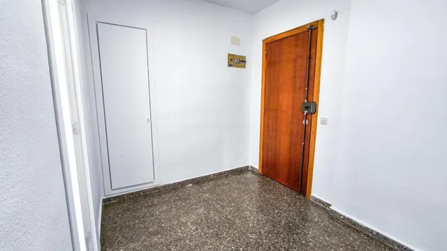 Amplio Piso en Alquiler con Terraza en La Creu del Grau, Valencia — 16