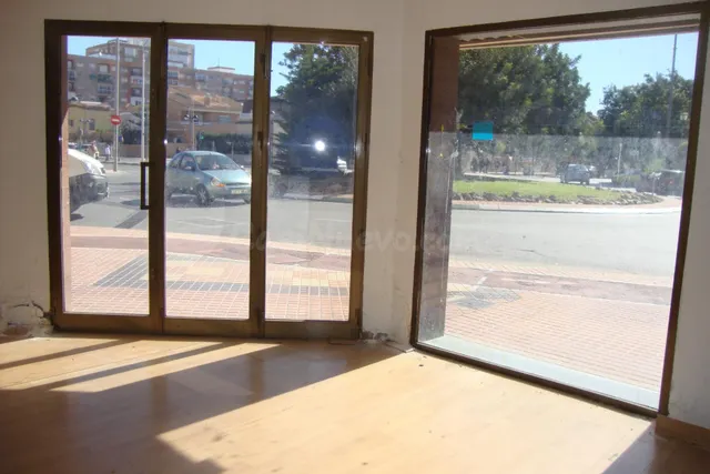 Local comercial 195m² en venta - Ensanche - foto 4