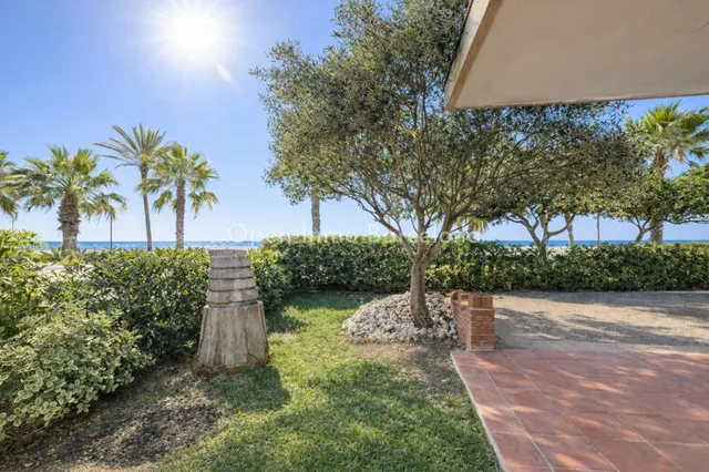 Casa exclusiva delante del Mar en Prat de Vilanova — 6