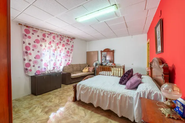 SE VENDE CASA EN LA ZONA DE CALZADA DE CALATRAVA — 40