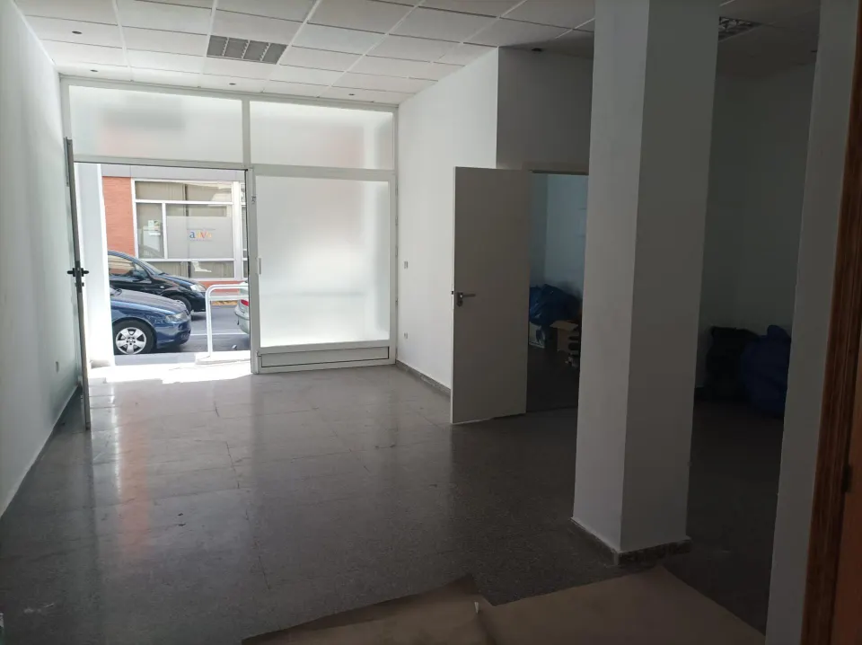 Local en Altabix: Venta, Alquiler y Opción a Vivienda en Ubicación Estratégica y provilegiada