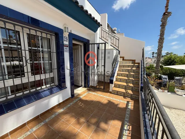 Chalet adosado en una planta, mas solarium - foto 4