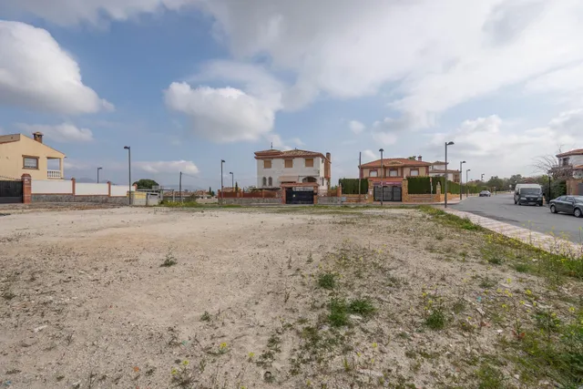 Parcela urbana de 985 m2 en Cúllar Vega (El Ventorrillo) — 38