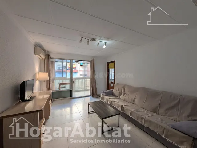 ACOGEDOR Y EXTERIOR CON TERRAZA ACRISTALADA JUNTO A LA AV. D - foto 3