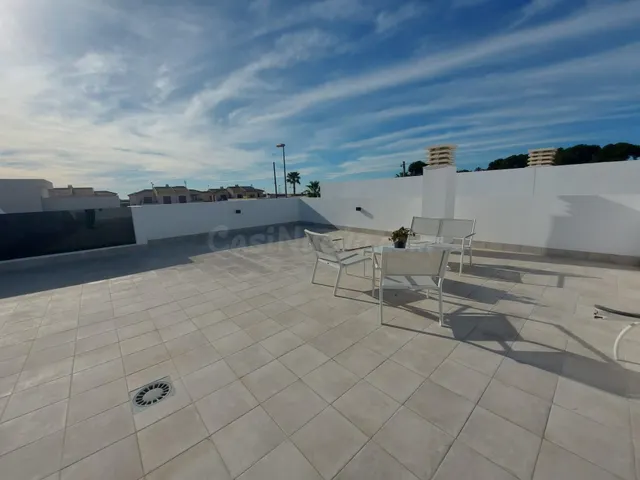 ADOSADO CON PARCELA, GARAJE Y PISCINA PRIVADA EN ROLDAN - TO - foto 3