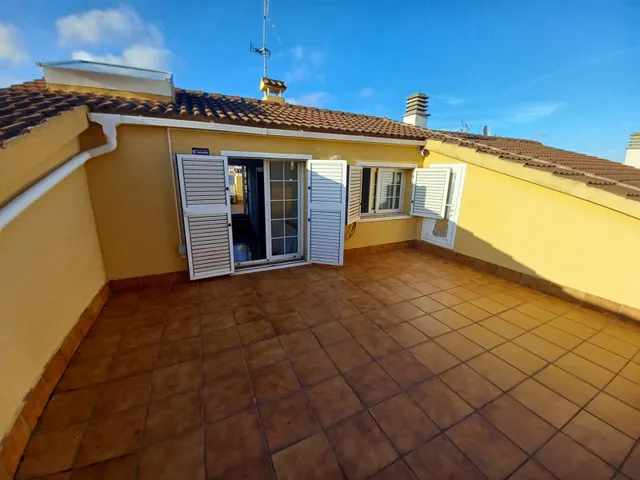 Gran casa en venda  a 100 metres del mar, llesta per entrar-hi a viure — 31