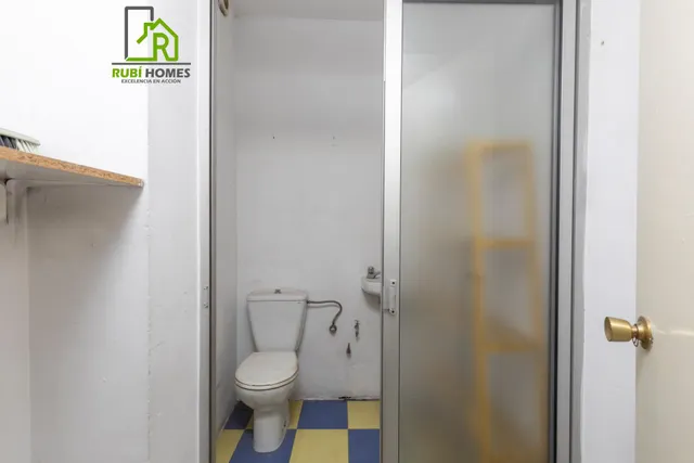 Local comercial en venta en calle agustina de aragón — 15