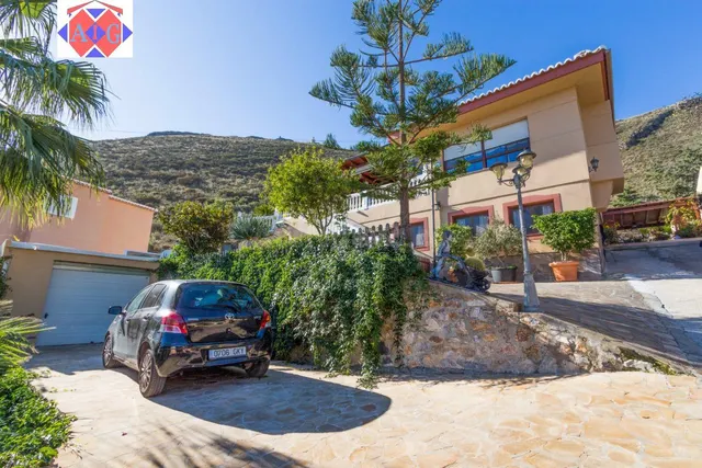 0110 Chalet en Zona Residencial, El Romeral. — 2