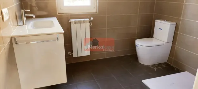 SE VENDEN CHALETS INDEPENDIENTES DE OBRA NUEVA  Y CON FINCA CERRADA DE 650M2 CERCANO A LUGO — 15