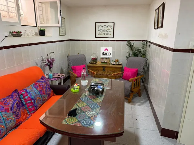 Bonita casa independiente junto a la plaza del potro. - foto 3