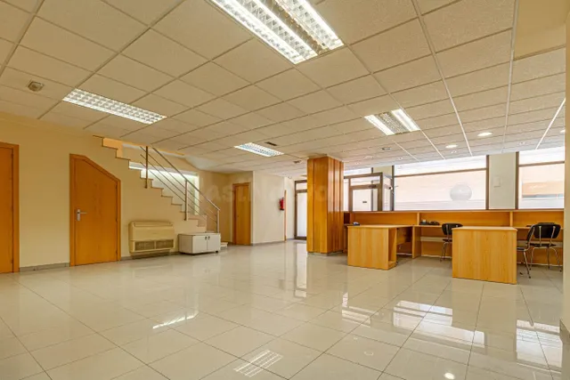 Gran local en venta en Figueres. - foto 4