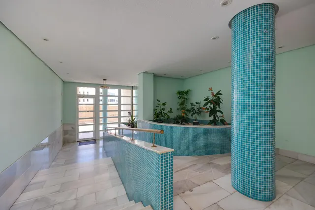 Apartamento de 2 dormitorios con piscina comunitaria en Torrevieja — 35