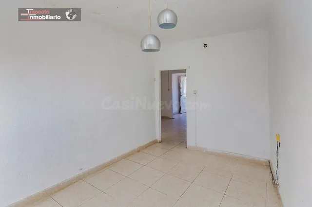 Piso OCUPADO en Venta para Reformar en Almería - Oportunidad - foto 3