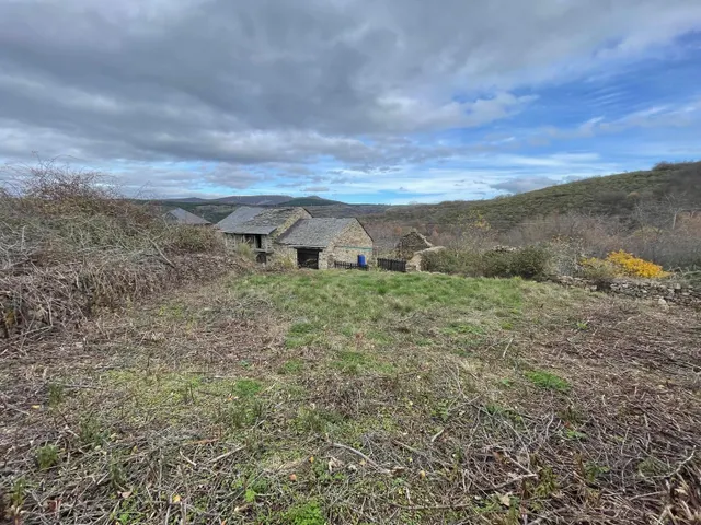 SE VENDE PARCELA URBANA EN EL ACEBO — 7