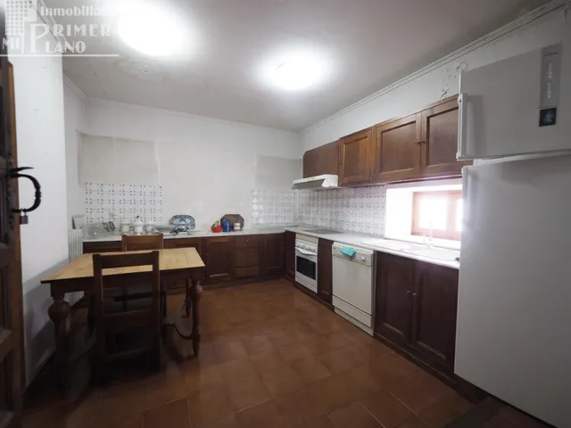 Amplia Casa en el Centro de Tomelloso – ¡Ideal para Reformar - foto 2