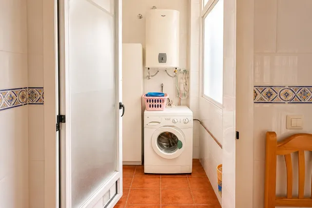 AMPLIO PISO EN VENTA EN CALLE MOLINO DE VIENTO, FUENGIROLA — 11