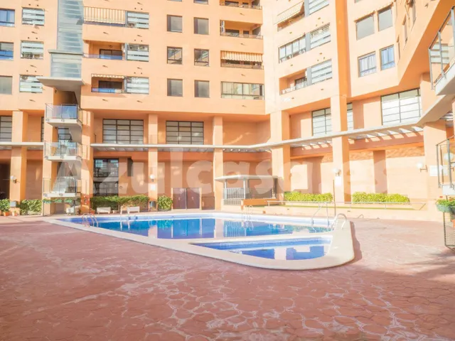 Ático en venta de 2 dormitorios y 2 baños en Gran Vía, Alicante — 38