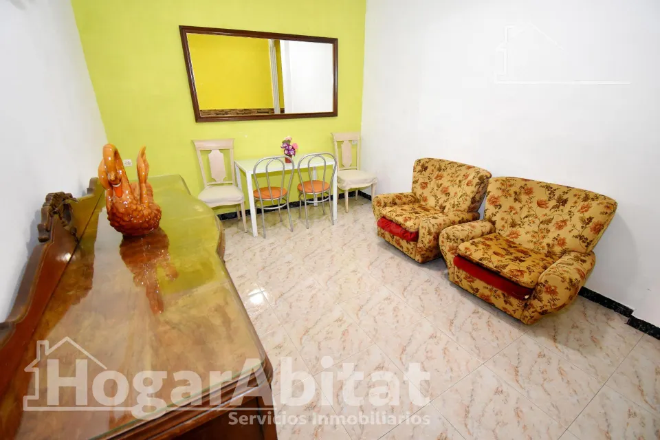 ATRACTIVA Y AMPLIA PLANTA BAJA CON PATIO Y TERRAZA, CERCA DEL CENTRO