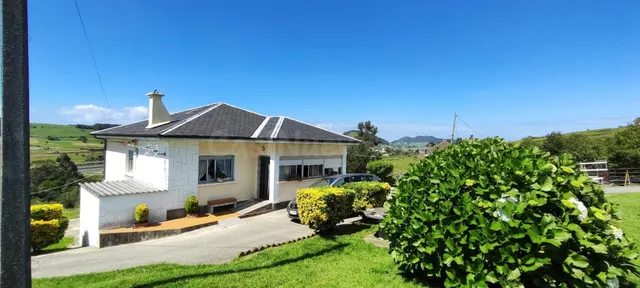 CASA ENCLAVADA EN UNA FINCA DE MÁS DE 9.400 M2 CERCANA A LAS