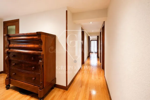 Vivienda acogedora con balcón y vistas despejadas — 3